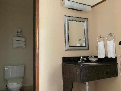 Luxury Inn & Suites image 13