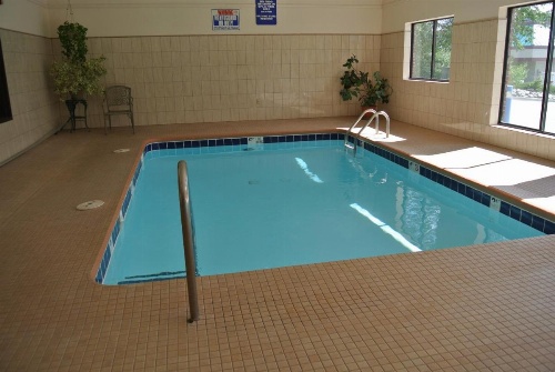 Luxury Inn & Suites image 9